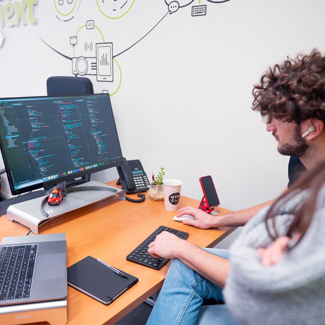 /cmsIl team sviluppo di Dot Next al lavoro sul codice